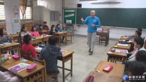 格致分享教育資源 派外師至小學互動教學