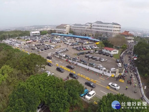 提前祭祖分散車潮 掃墓專車多加利用