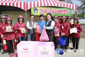五結鄉公所今年與宜縣環保局推出更優質的掃墓便民服務。（圖／五結鄉公所提供）