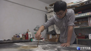 新式水墨素材刻劃內心　文青呂浩維虛心創作