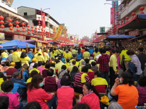 嘉義縣長張花冠與數萬人同慶，大甲媽祖祝壽隆重登場