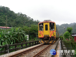 為分流春節疏運尖峰時間帶旅客，台鐵局除於107年春節辦理北花、北東大專生69折優惠票價措施外，22日再宣布再加碼推出南迴線大專生優惠方案。（圖／Wikipedia）