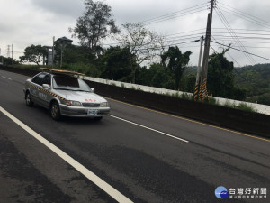 苗栗地區道路駕駛考驗觀摩會實際體驗道路駕駛。（圖／許素蘭攝）