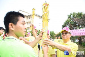 這一棒傳給彰化！迎接全中運聖火溪州歡喜起跑。