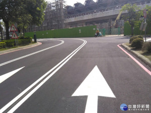 豐原車站站前道路改善為柏油路面。