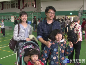 認養家庭相見歡 關懷之情溢於言表