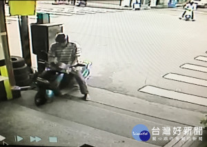 偷機車被拍錄。林重鎣攝