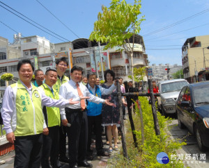 忠孝國小通學步道改善工程完工後植栽綠化景致美觀