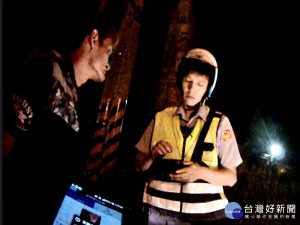 賊星該敗未戴安全帽   通緝犯謊報身分被逮