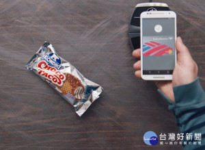Google在2017年度的I/O開發者大會上宣布，6月起包含台灣、加拿大等地區，都會開通電子支付服務Android Pay，但上線詳細時間尚待確認。目前中國信託確認是Android Pay在台開通的首波支援銀行。（圖／Android YouTube）