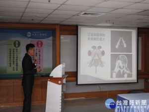 仁愛醫院發表脊椎新手術方法。林重鎣攝