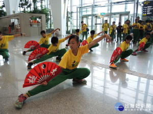 高鐵助弱勢學童勇敢追夢　學生表演太極功夫扇分享出遊喜悅