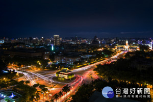 東門(景福門)燈光修復後模擬夜景（圖／北市工務局提供）