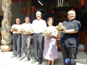 萬春宮愛心粽