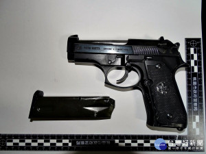 男子違停保大警眼尖  查獲長短槍各1枝及毒品