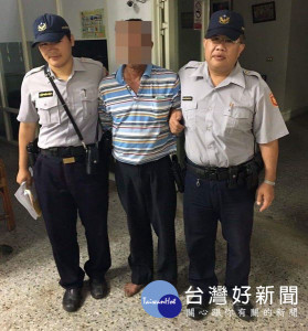 男子多次酒後駕車遭警方查獲，令警方不禁搖頭嘆息。（記者陳昭宗拍攝）