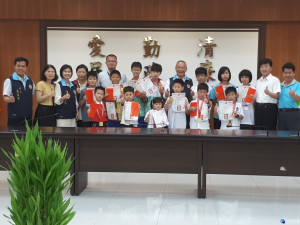 苗栗致柔武術聯隊榮獲台灣世界盃武術錦標賽六金五銀四銅的佳績。（記者許素蘭／攝）