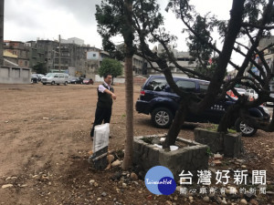 大甲區公所為徹底改善停車亂象，著手開闢大型停車場，即將竣工啟

用。並規畫諸多路邊停車位配合，以達到整頓市容效果。（記者陳榮

昌攝）
