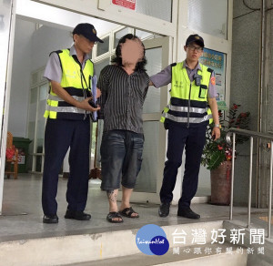 北港警據報積極勤查，逮捕一名毒品通緝犯。（記者陳昭宗拍攝）