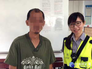八德區男子臥倒大園街頭   美麗女警協助返家團聚