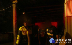 大溪三光派出所員警找到林姓學生，虛警一場。(記者陳寶印攝)

