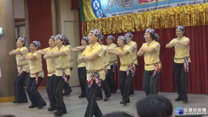 展現不老青春　信義長者自信秀活力
