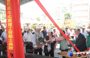 ▲高市林園行政中心動土，未來將整合區公所、戶政事務所及清潔隊等多項民眾服務功能，預計107年完工。（圖／記者郭文君攝）