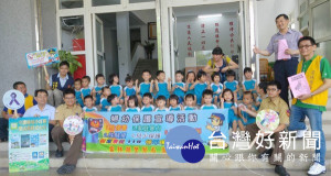 幼兒園參訪北港警分局，警方以寓教於樂的方式，讓小朋友對預防犯罪及自身安全維護有更深層的了解。（記者陳昭宗拍攝）