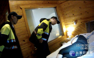 女子鬱悶心情低落欲輕生，警消即刻救援護送就醫