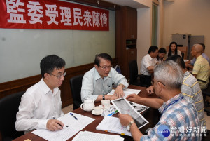 監委巡察魚池鄉接受民眾陳情。