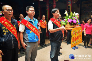 南投縣竹山鎮靈德城隍廟舉辦「2017迎城隍宗教文化節」活動，縣長林明溱、縣議員蔡宜助等特別前往獻供祝壽。