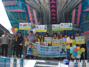 新市場開幕，霧峰警宣導。林重鎣攝