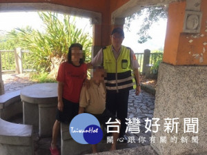 九旬翁陽明山迷途　暖警助返家