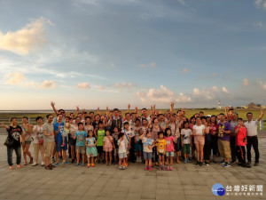 高美濕地夕陽音樂晚宴登場 百名港澳旅客感受台中魅力