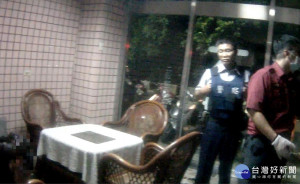 圖說：女子服用藥物昏沉欲輕生，警消即刻搶救協助護送就醫