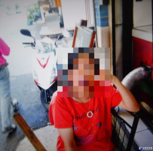 老婦人清晨獨自外出迷途徬徨無助，熱心警民協助返家