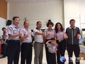 李麗華議員祖孫三代帶小小警察參訪分局。林重鎣攝