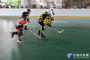滑輪溜冰曲棍球亞洲城市盃錦標賽於草屯開賽。（記者扶小萍攝）