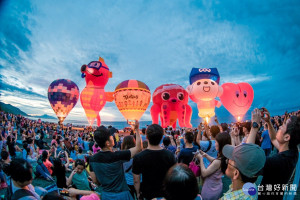 曙光熱氣球光雕音樂會　歌手遊客嗨翻全場