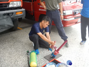 因應颱風來襲　屏縣消防局新園分隊加強裝備測試