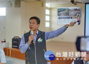 口湖鄉長林哲凌嚴厲譴責週刊未經查證之不實報導，並期望檢調單位介入調查。（記者陳昭宗拍攝）