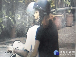 偷襯衫被監視器拍到。林重鎣攝