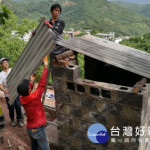 幫大陸偏鄉蓋廁所，成大學生砌起服務學習的夢。