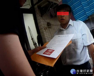 南投礁溪內湖警力聯合追緝到詐騙集團車頭車手。（縣警局提供）