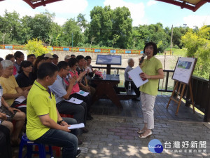 立委何欣純要求康橋四週電線地下化。林重鎣攝