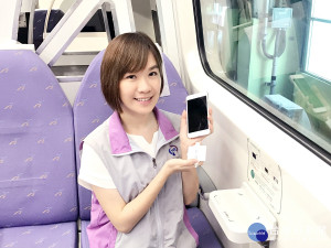 桃捷辣妹無線充電教學  自拍影片解說三步驟