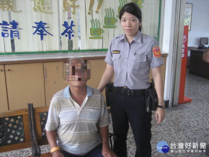 落實為民服務精神　女警協助失智老人申請愛心手鍊