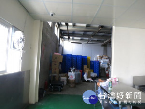 衛生局立即要求業者改正，若複查不符規定，將依法處新臺幣6萬元到2億元的罰鍰。