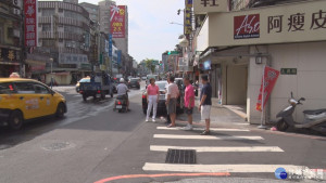 三重長興街口窒礙難行　民代要求劃黃網線