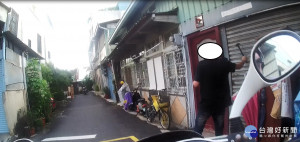 榔頭破門擾清夢 巡警智擒酒醉男